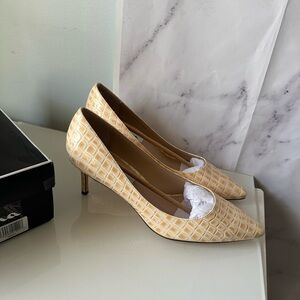 NINA - SYTLE: PARCHMENT CROC WOMENS HEELS CREAM/TAN NEW IN BOX SIZE US 11